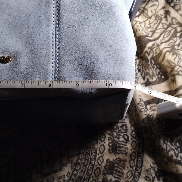 Michael Kors Blue suede crossbody bag - Picture 2 of 10